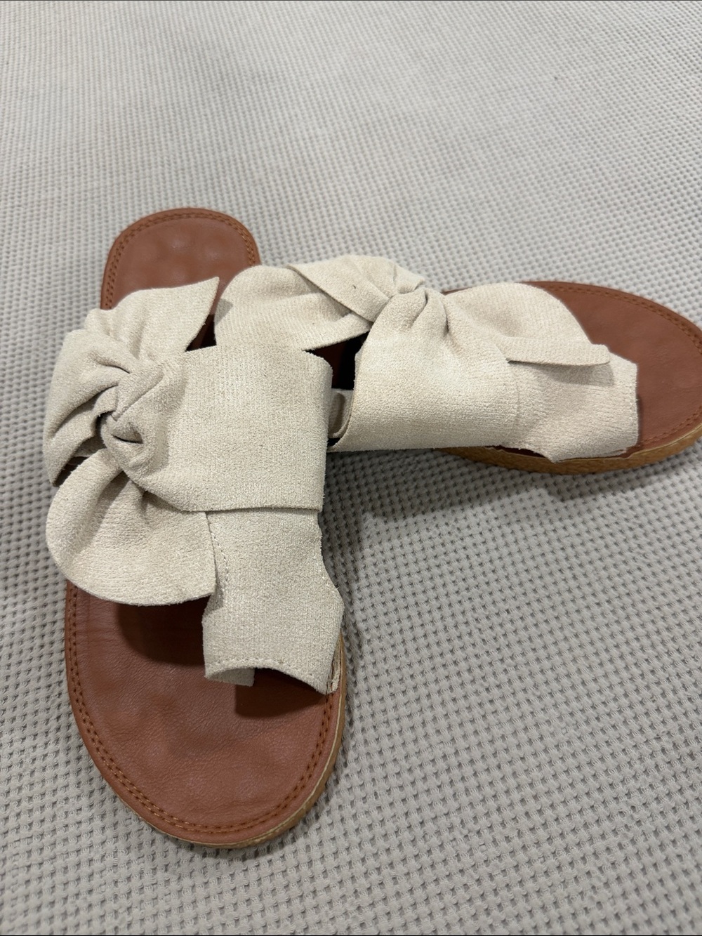 Women’s Knot-Detail Beige Slide Sandals